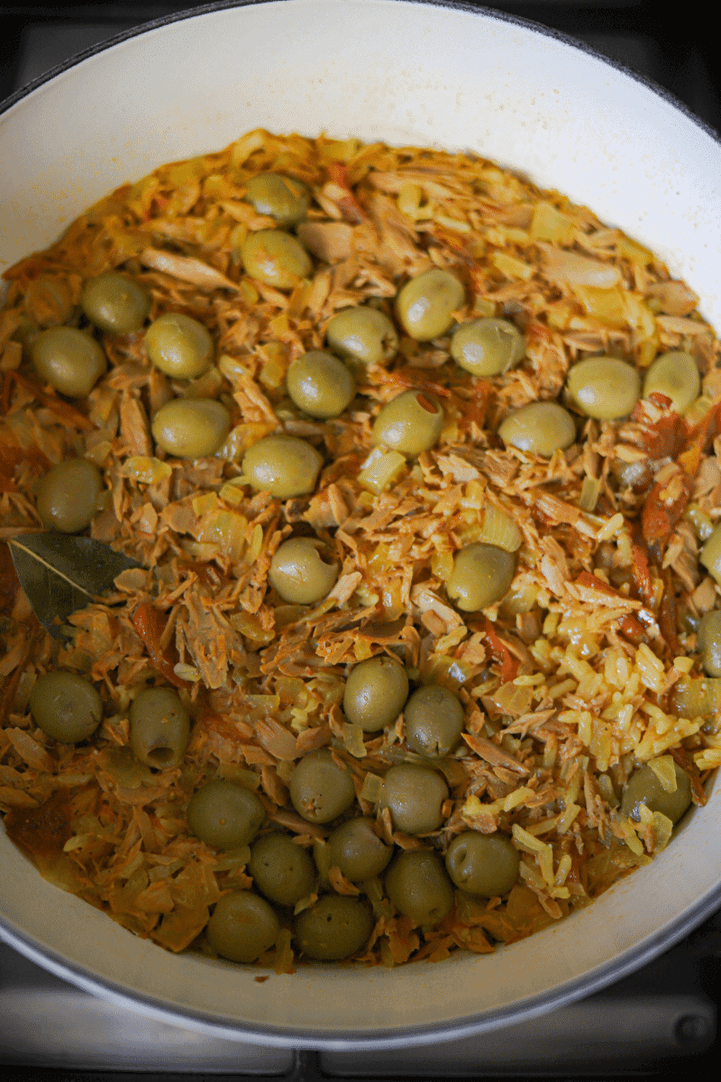 This is a photo of Cape Verdean rice with tuna (arroz de atum) that's been cooked, and hasn't been fluffed yet.