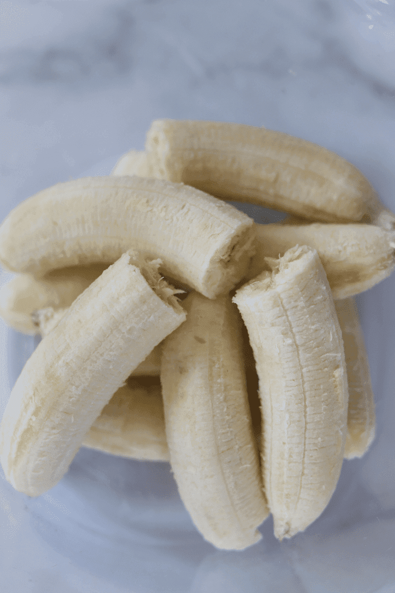 peeled bananas for Cape Verdean banana fritters (brinhola) recipe