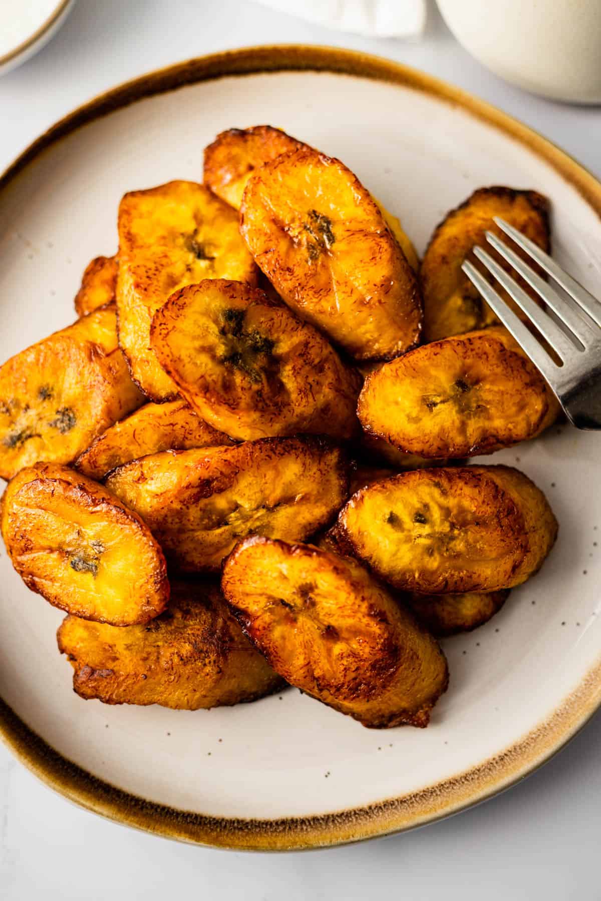 Plate of fried sweet plantains