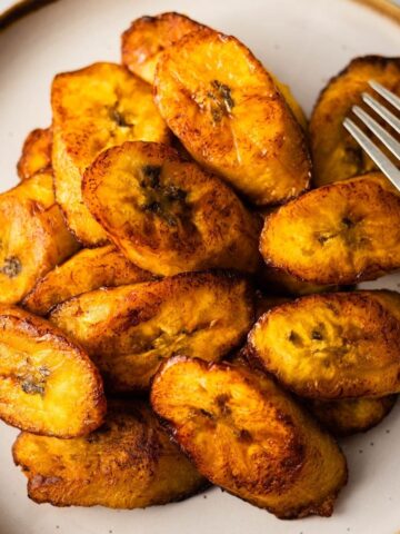 plate of fried sweet plantains